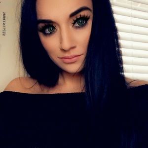 Meet your Posher, Christina